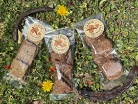 Η διάκριση στον διαγωνισμό αποτελεί ακαδημαϊκή και ερευνητική επιβράβευση. Η ομάδα Carob Crunchies αποτελείται από τους φοιτητές (τρίτου έτους) Μαρία Τόφια, Αικατερίνη Βασιλείου, Μαρία Βενιτσανοπούλου, Αικατερίνη Σπυροπούλου, Αικατερίνη Πάλλη και τον Ανδρέα Αποστολάκη, με επιβλέπουσες την ΕΔΙΠ Δρ. Αικατερίνη Κατερινοπούλου και την Επίκουρη Καθηγήτρια Όλγα Μαλισόβα.